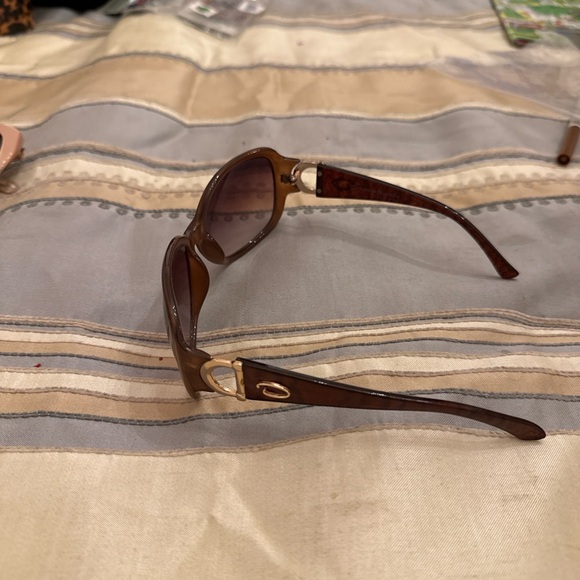 Oscar de la Renta Brown Gradient Sunglasses Gold Tone Hardware pre-owned main image 10